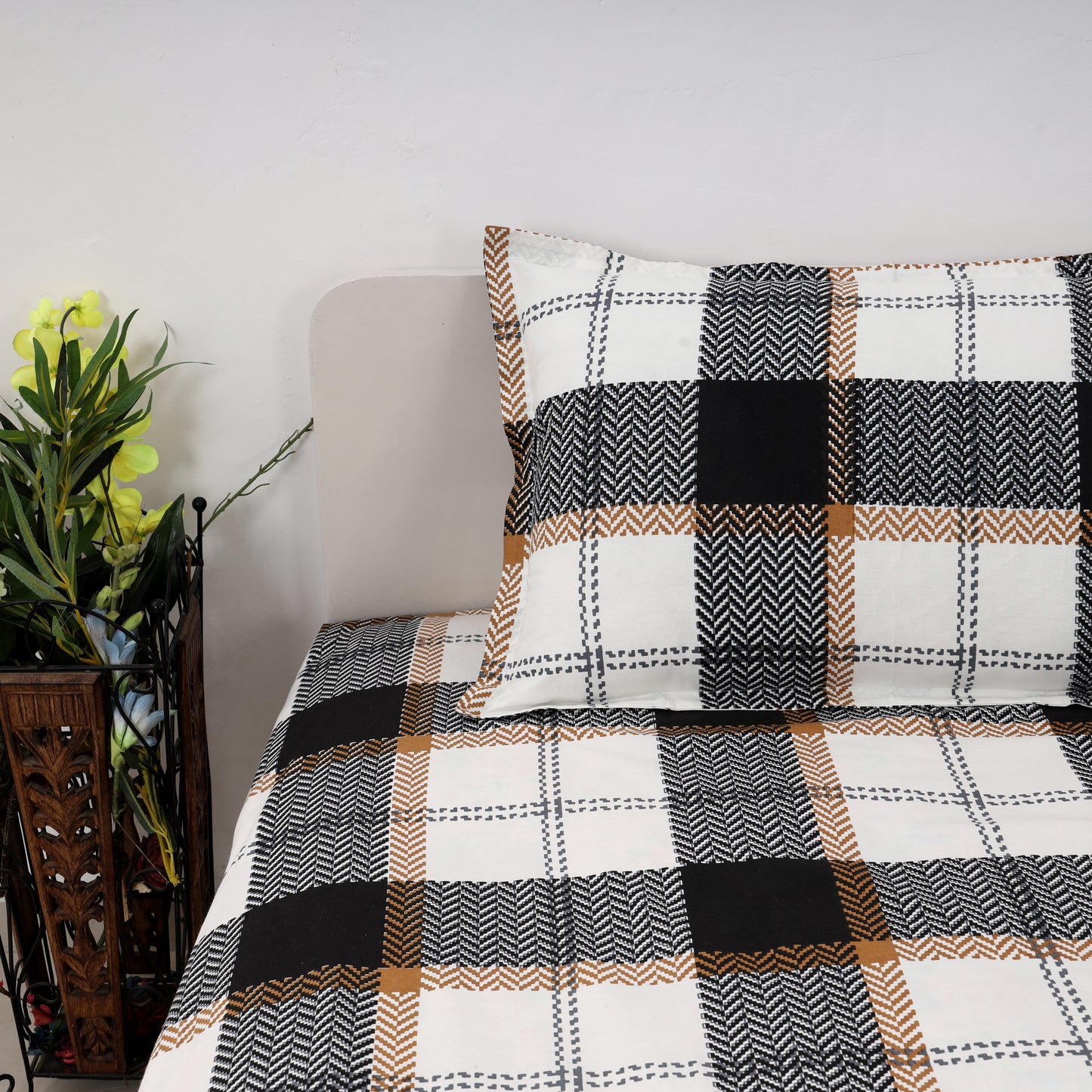 Urban Checks 100x100 inches Cotton Bedsheet