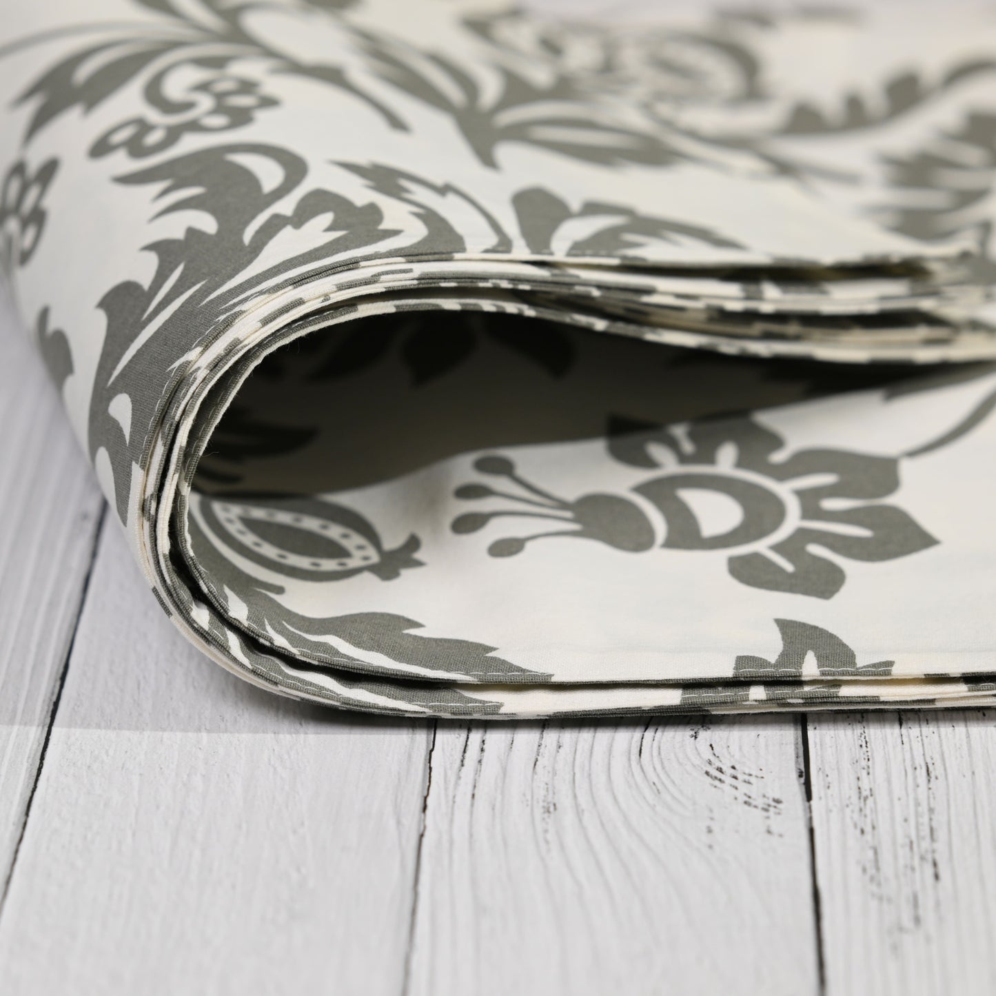 Damask Elegance Cotton Placemat (set of 4)