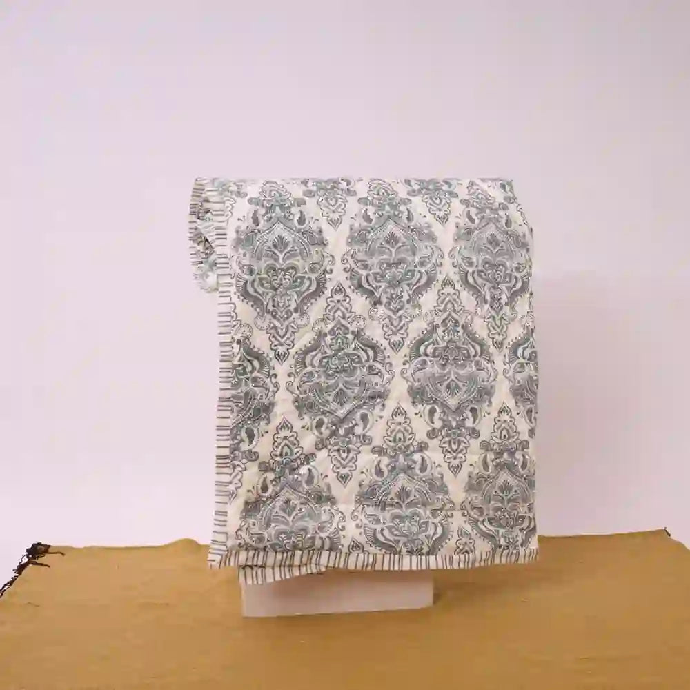 Damask Dreams cotton filled winter print medium quilt (Grey)