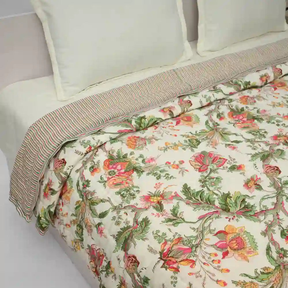Aurora cotton filled winter print double quilt (Pink)