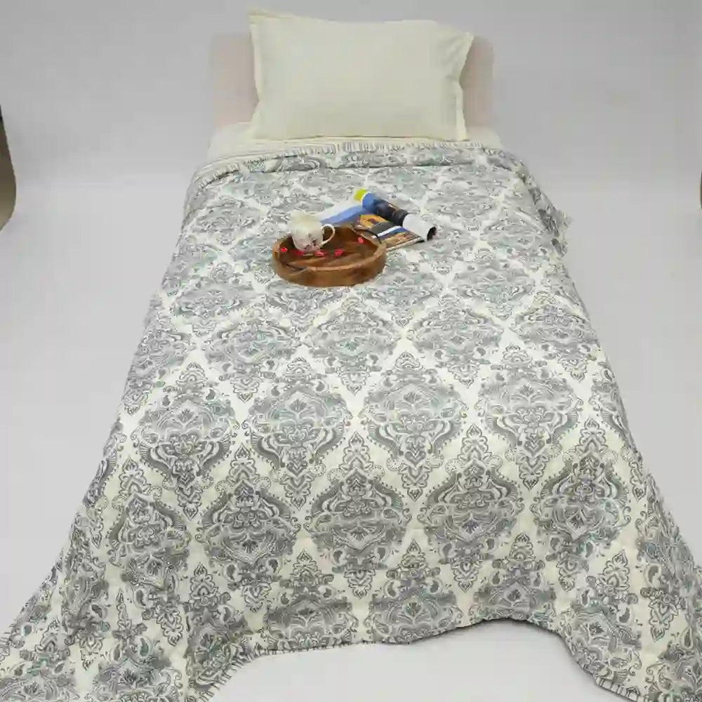 Damask Dreams cotton filled winter print medium quilt (Grey)