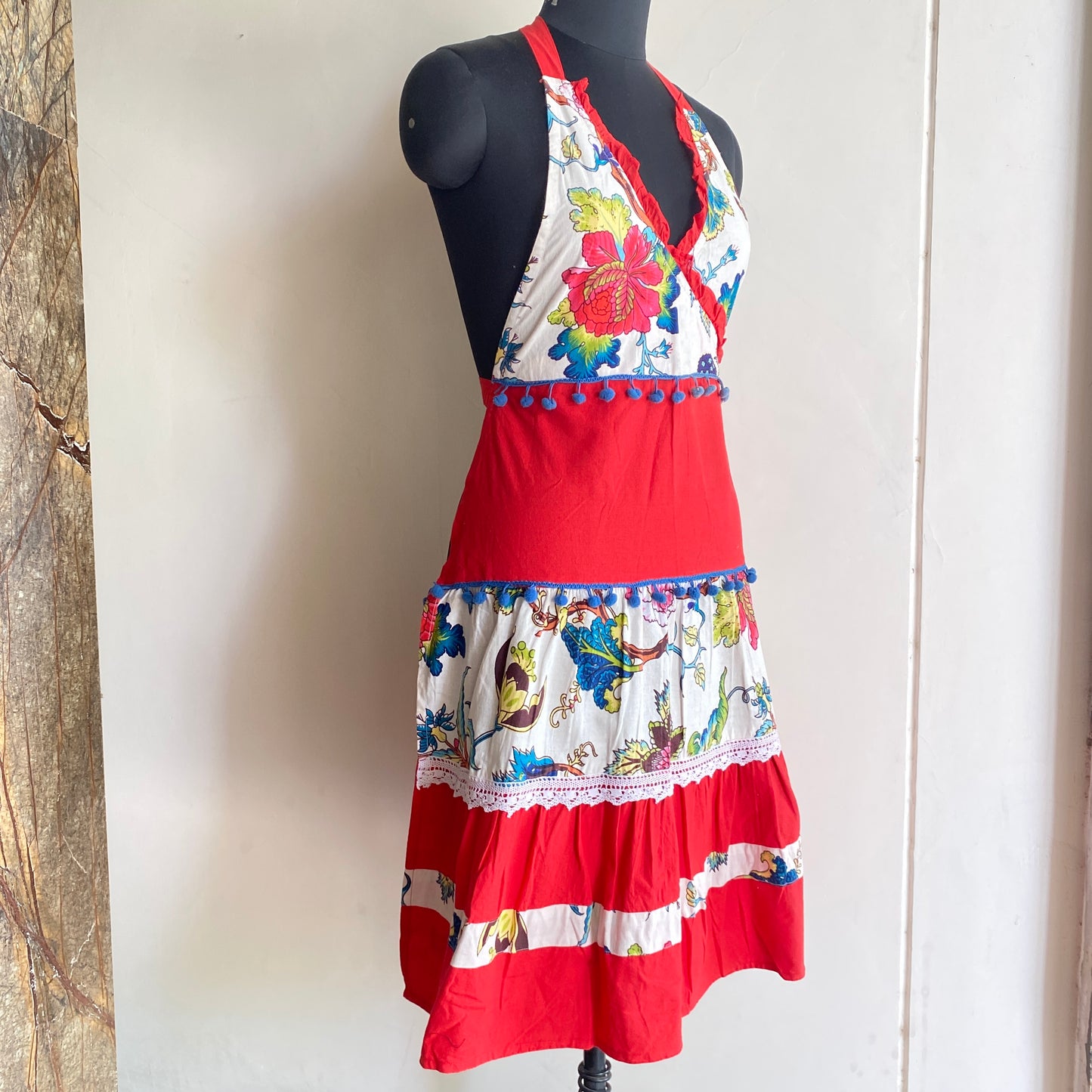Fiesta Garden Ruffle Apron – A Splash of Color in Every Stir