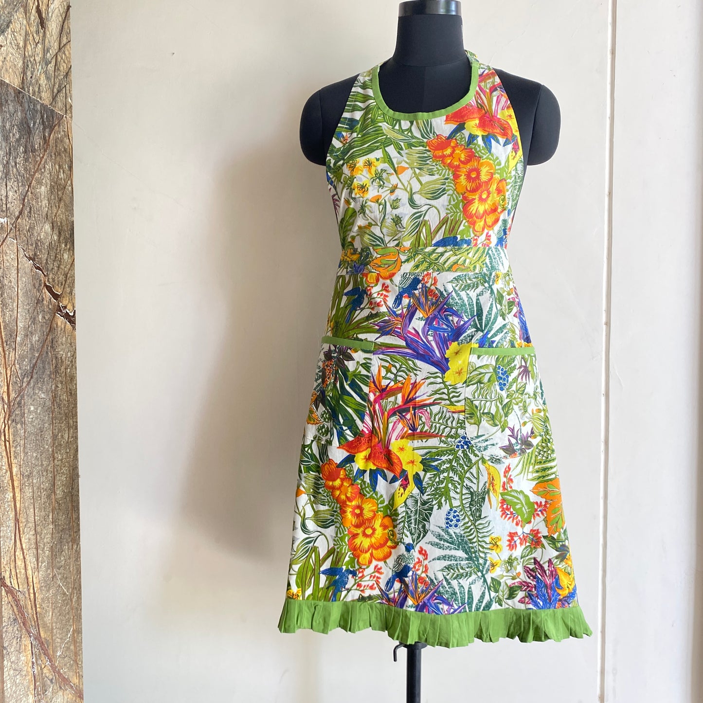 TropiCook Jungle Apron – Bring Paradise to Your Prep Time