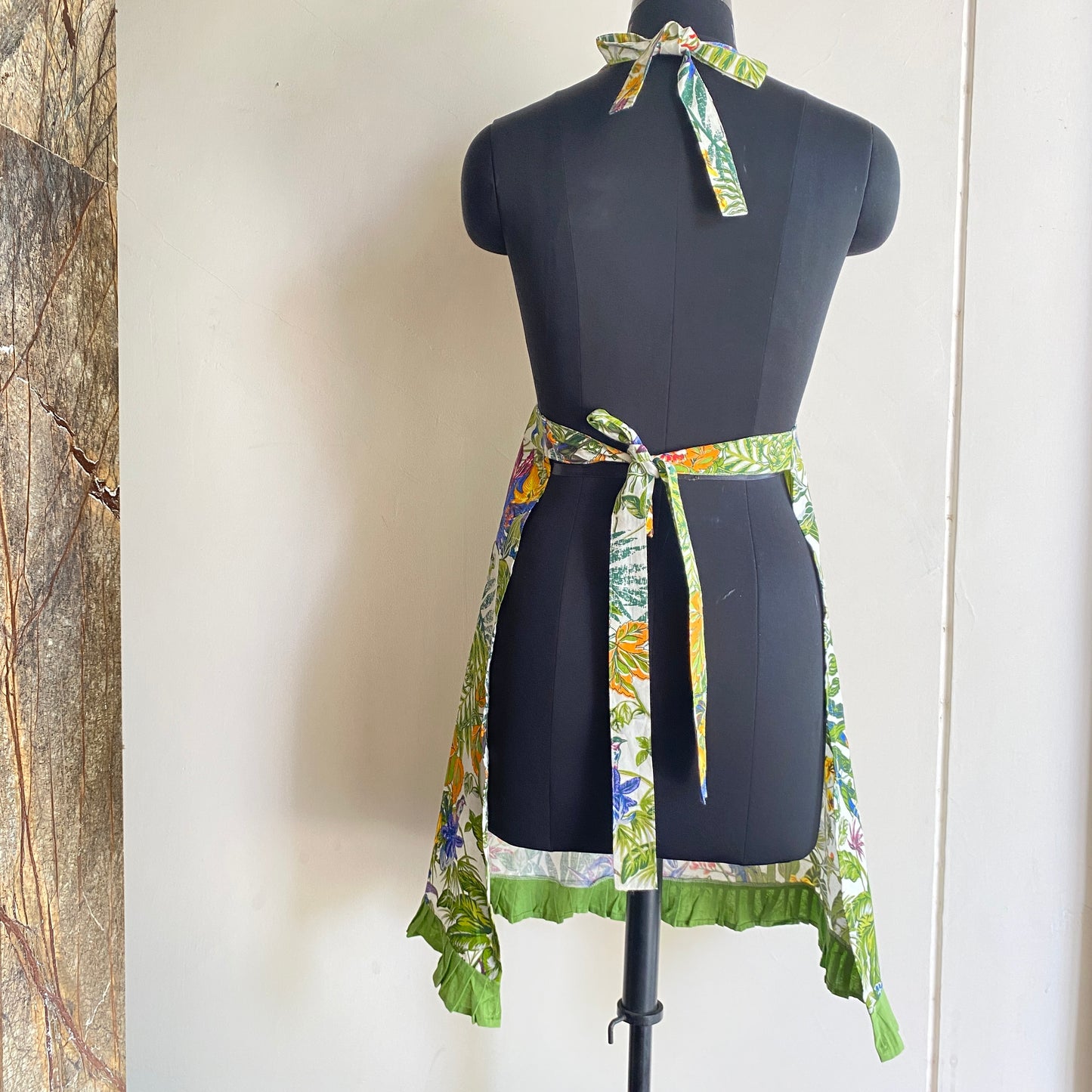 TropiCook Jungle Apron – Bring Paradise to Your Prep Time