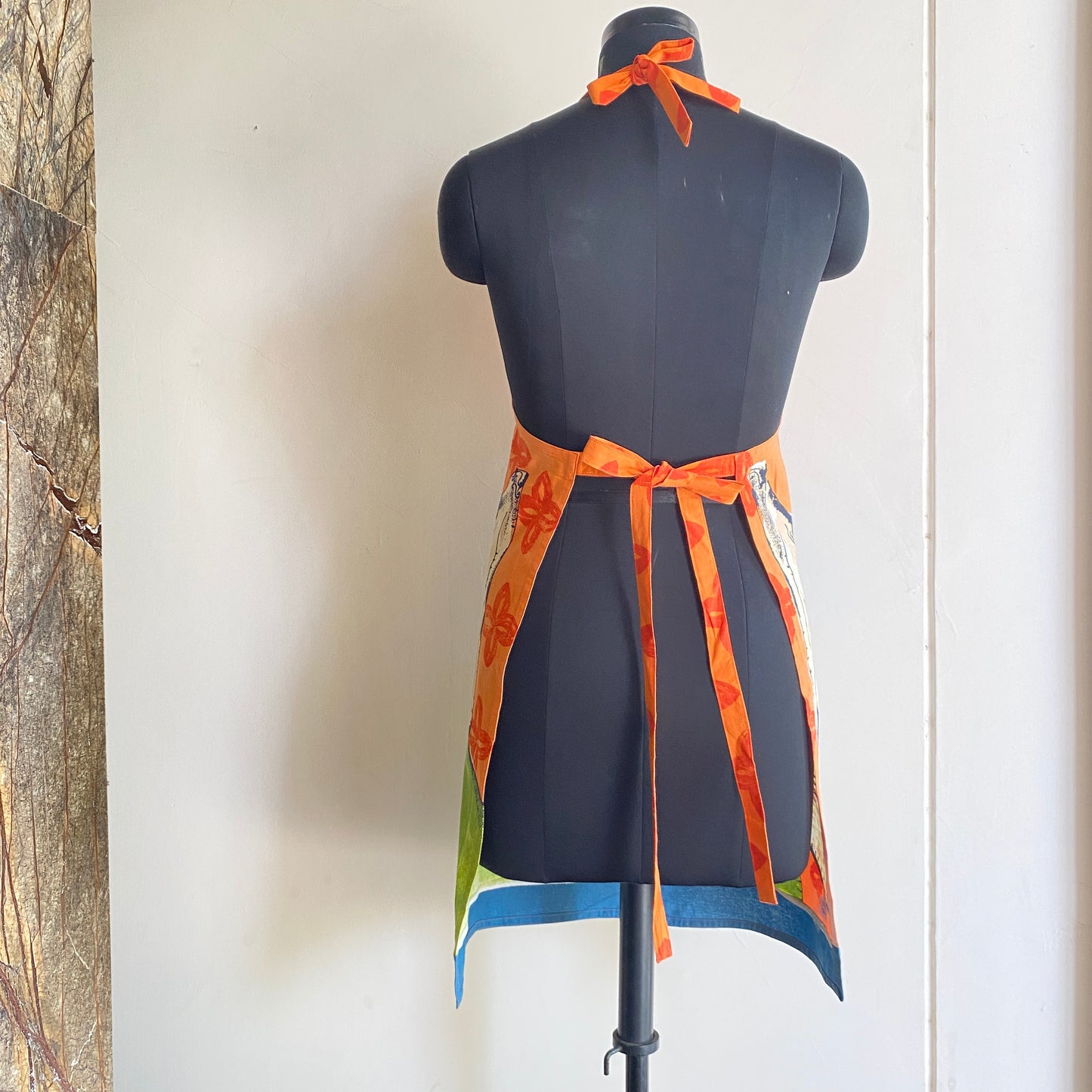 Vino Vibes Apron – Pour, Prep, Party in Style