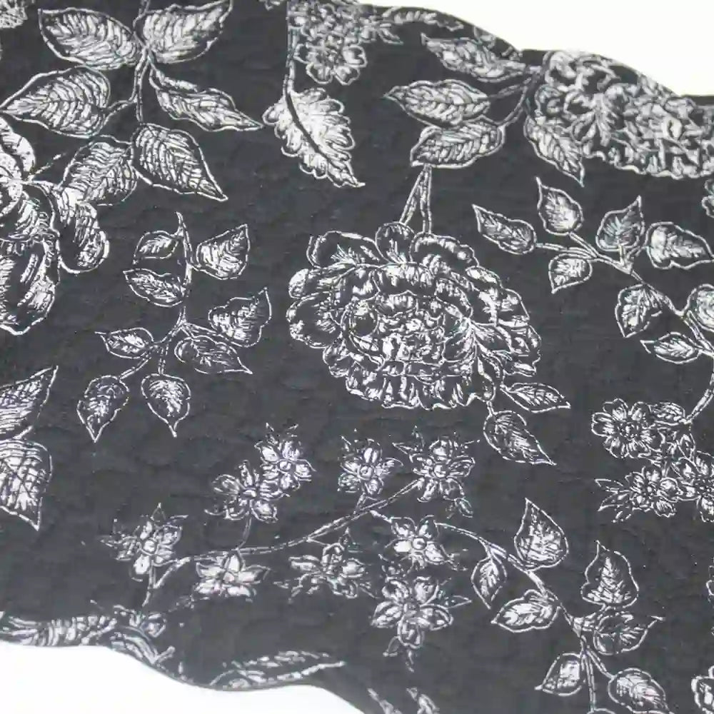Wavy quilted Floral Cotton Table Runner (small)