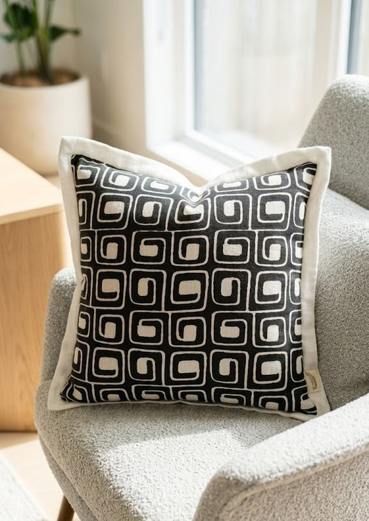2 Geometric cushion cover (black and white)16x16"