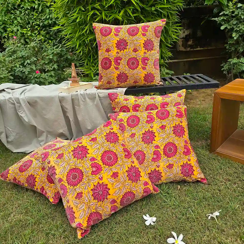 Sunny Daisies Velvet Cushion Cover (set of 2)