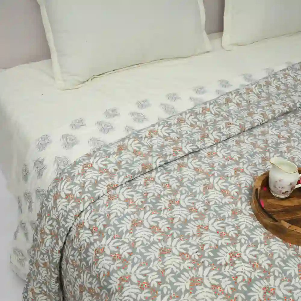 Berry bliss reversible double mulmul quilt
