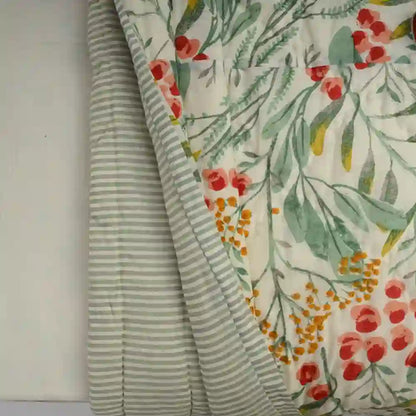 Berry Bloom cotton filled winter print medium quilt