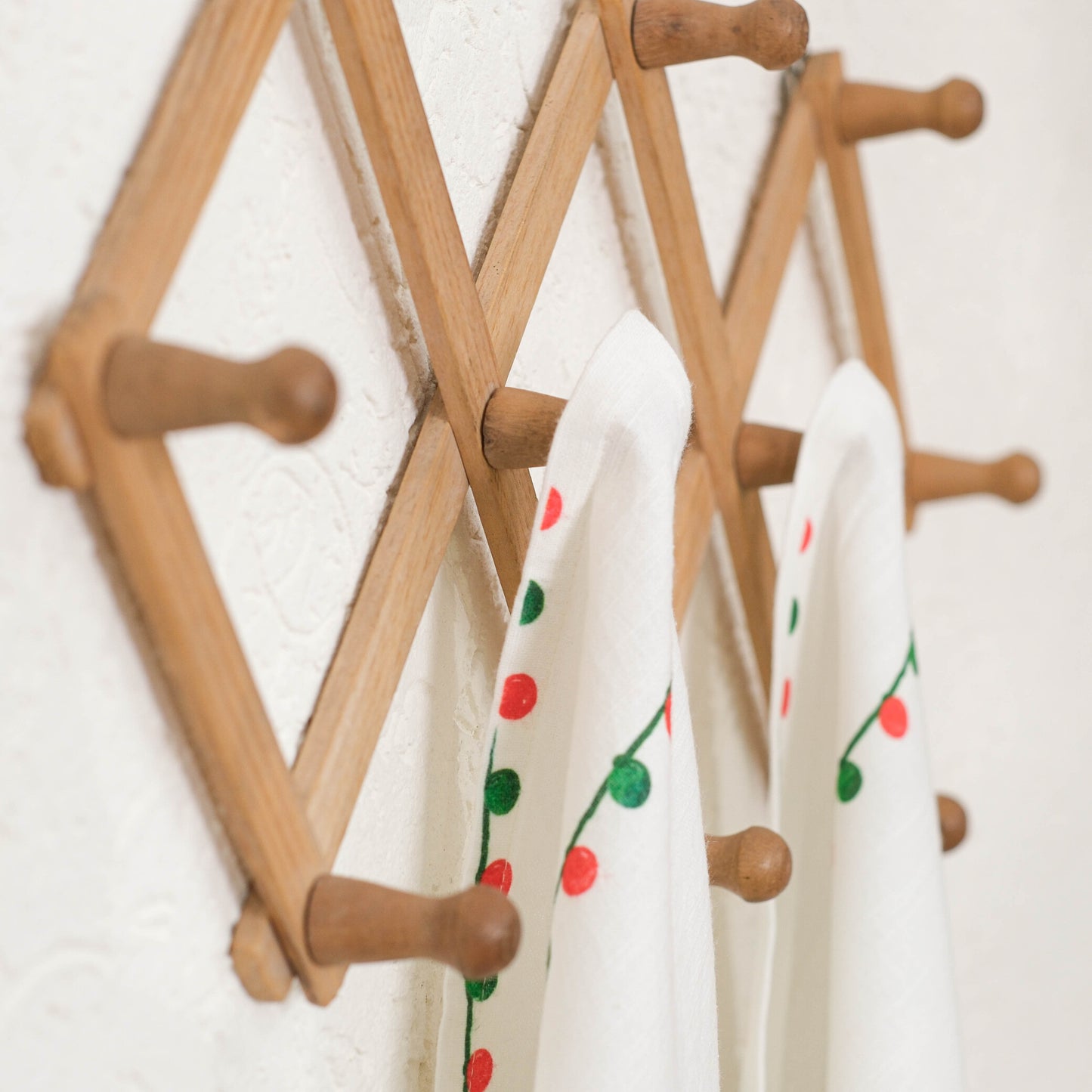 Festive Penguin Kitchen Towels with loop (set of 2)