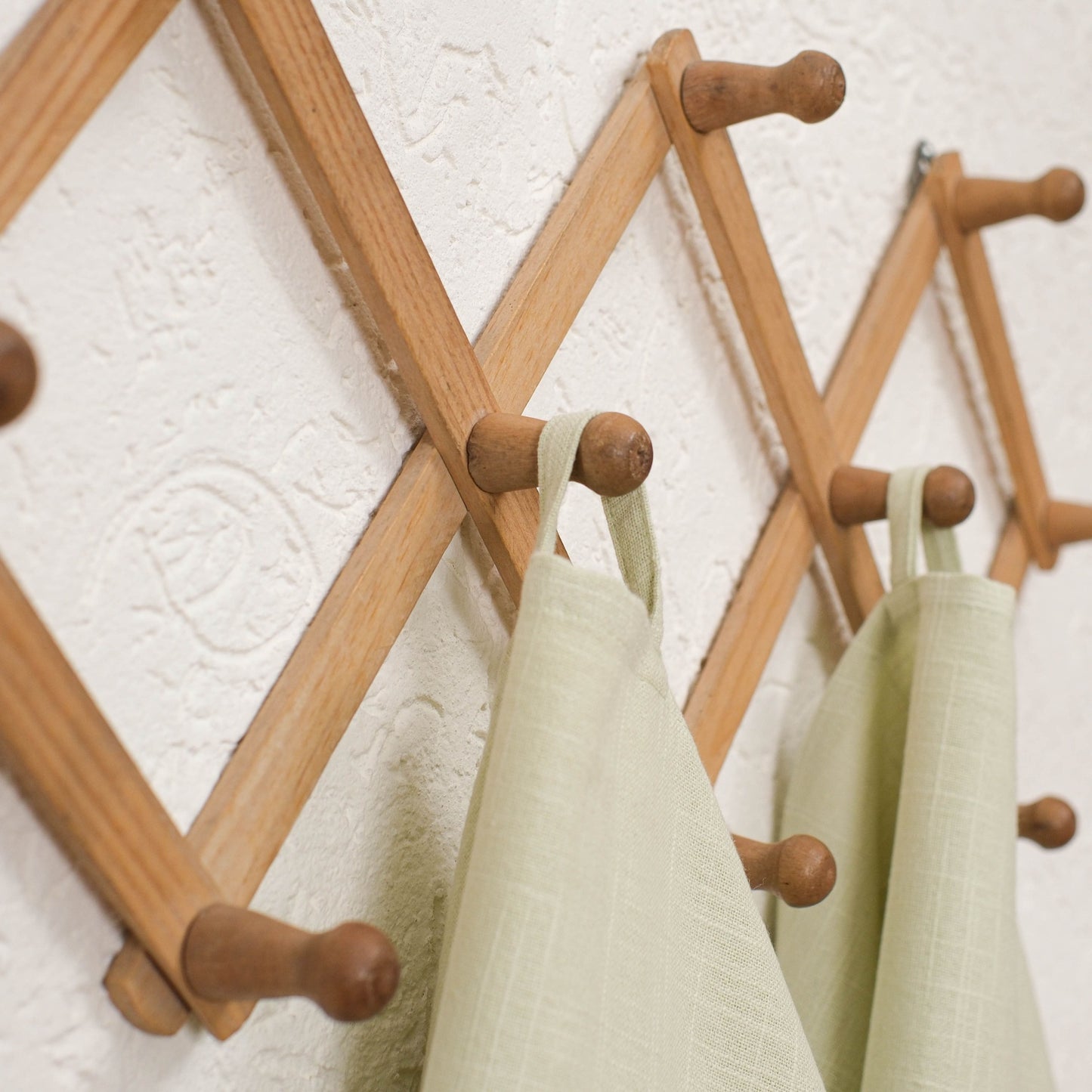 Pine Cone Kitchen Towels with loop (Set of 2)