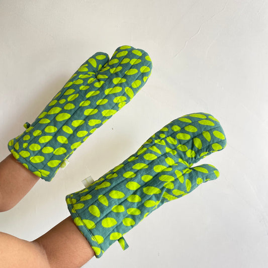 Lime Leaf Quilted Cotton Oven Mittens – Set of 2 | Heat-Resistant Kitchen Essentials