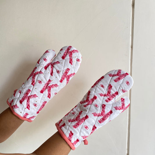 K Is for Kitchen – Quilted Cotton Oven Mitts in Coral Bloom (Set of 2)