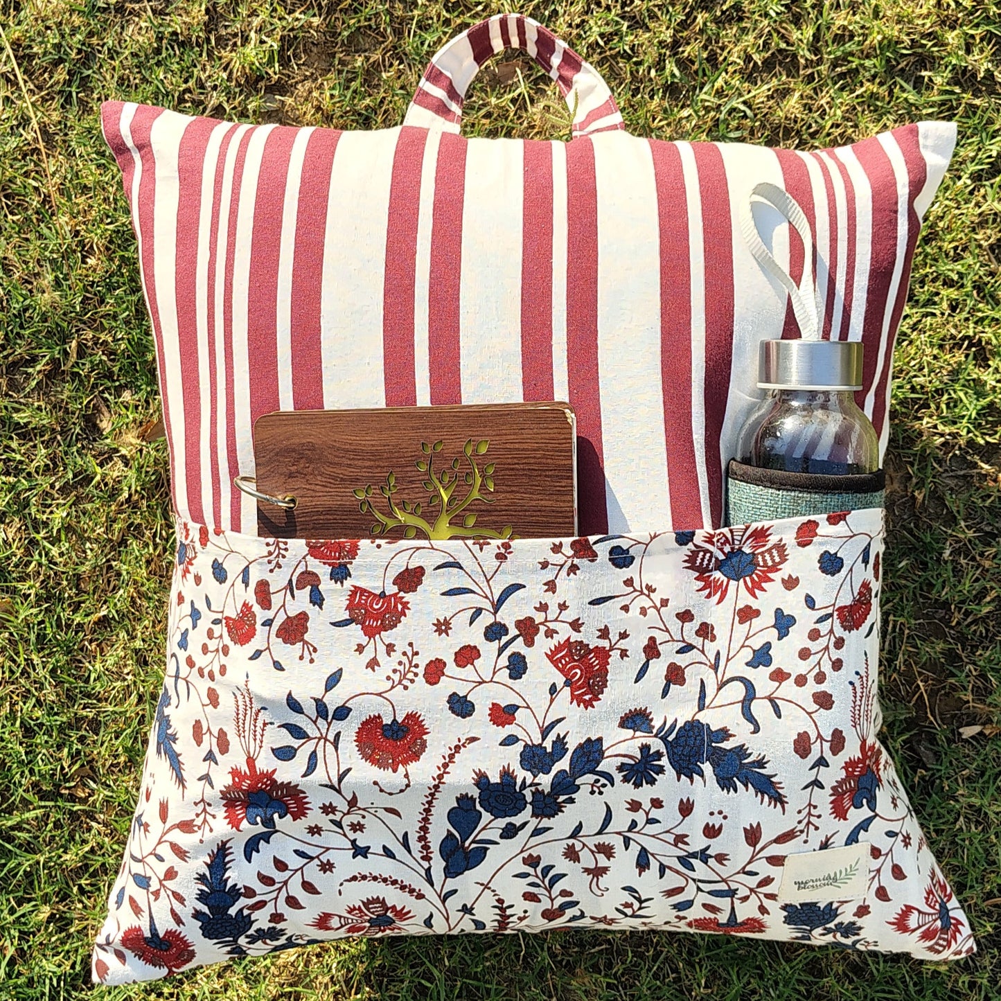 Gardenia Portable Reading Cushion with pocket