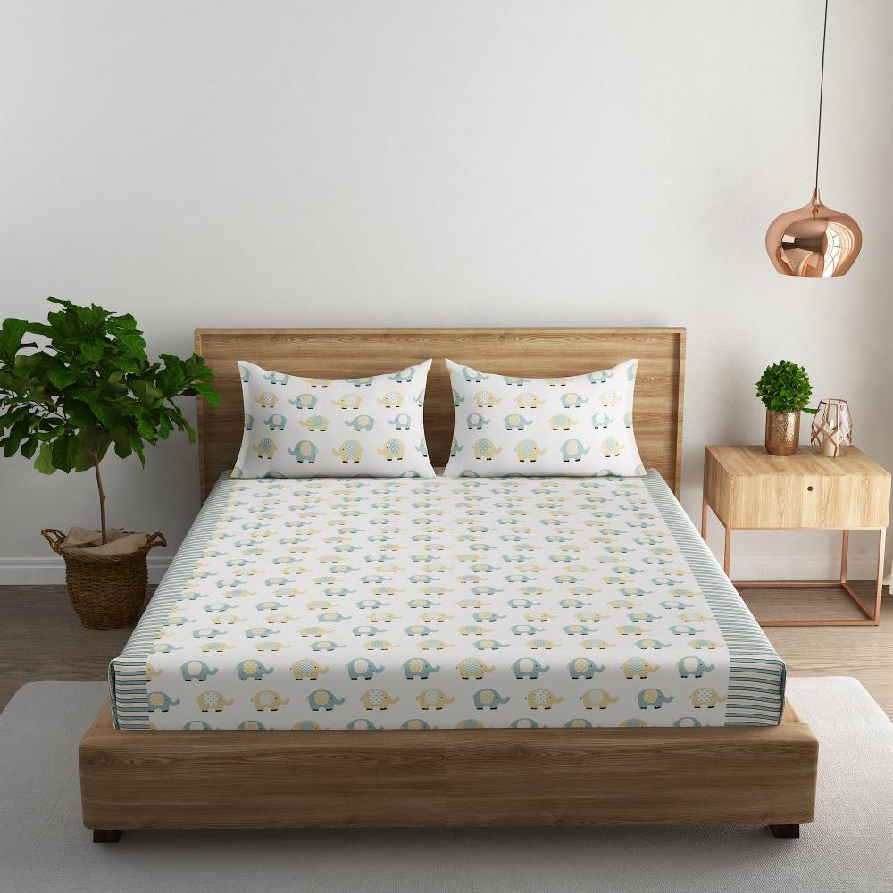Playful elephant cotton king bedsheet with pillow covers