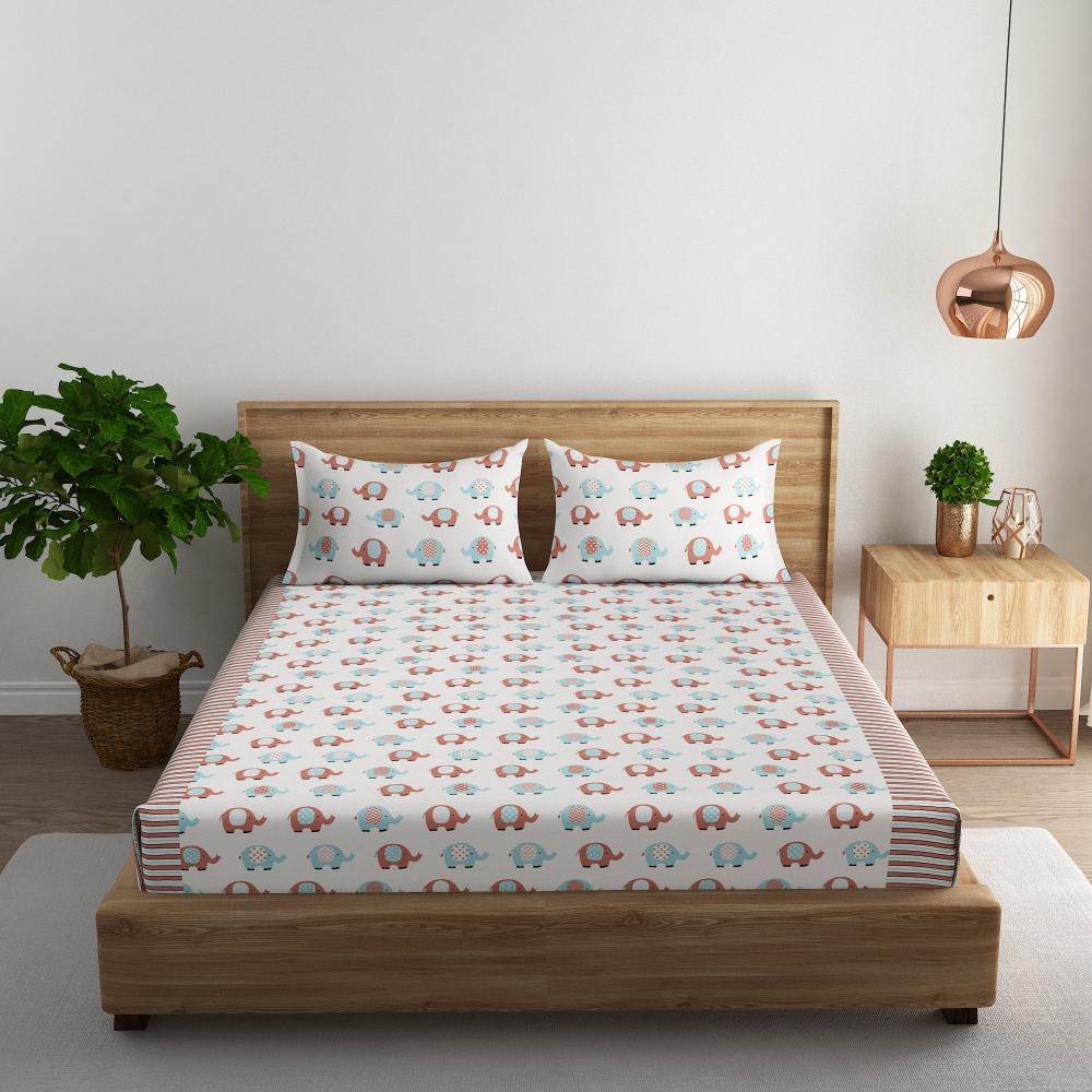 Playful elephant cotton king bedsheet with pillow covers