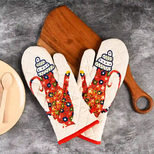 Teapot Charm Quilted Oven Mitts (set of 2)