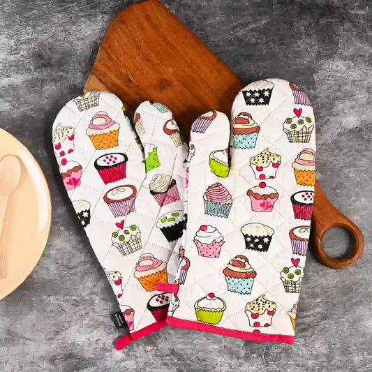 Sweet Treats Quilted Oven Mitts (set of 2)