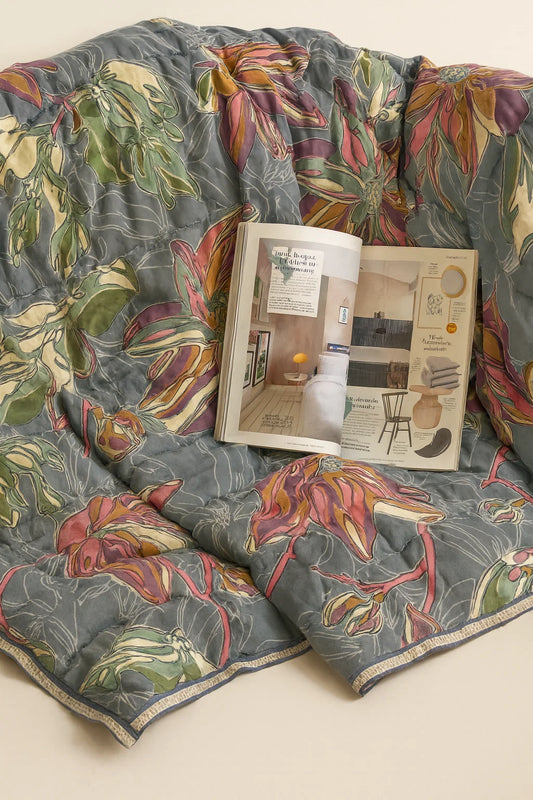 floral gray quilt (70x90)